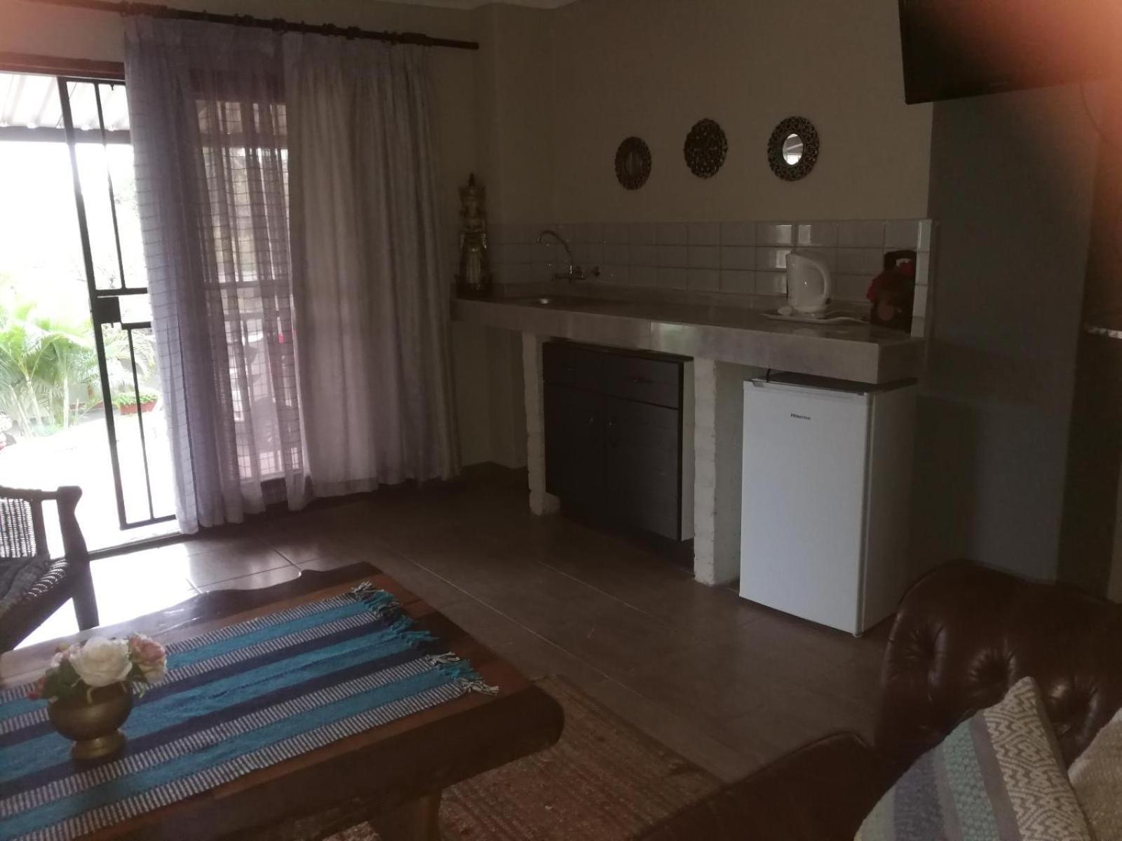 Meerkat Manor Коматипорт Стая снимка