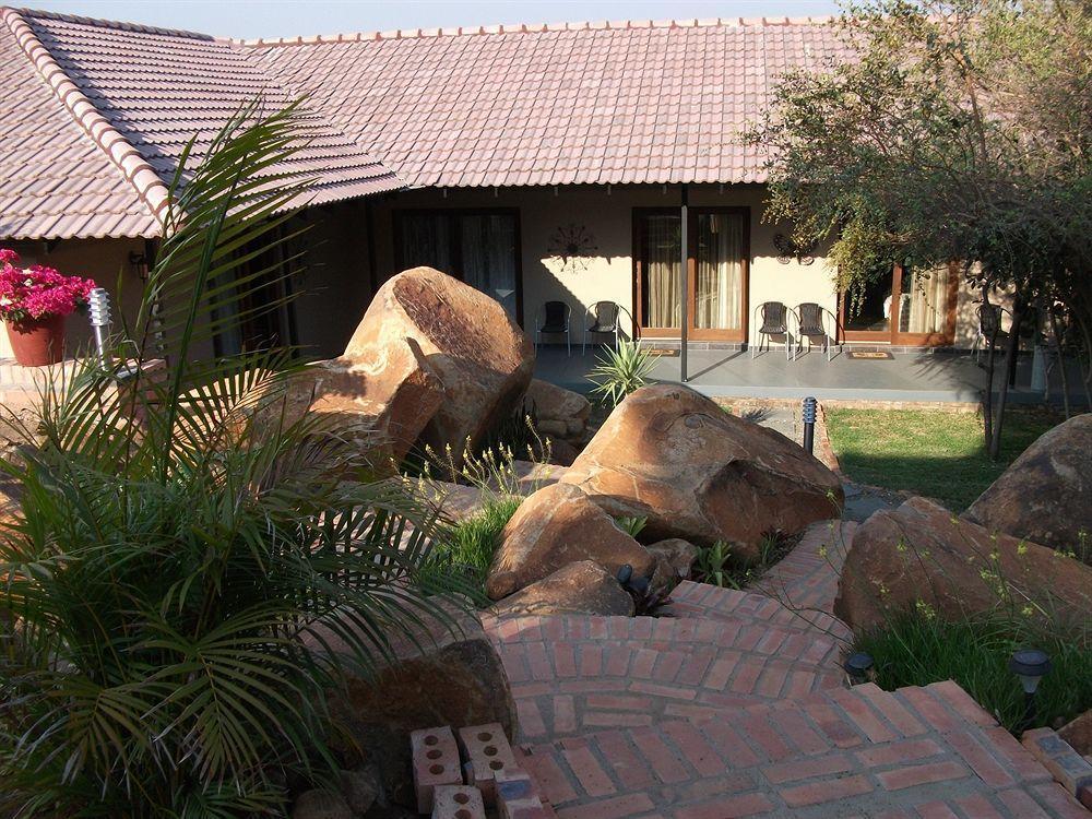 Meerkat Manor Коматипорт Екстериор снимка